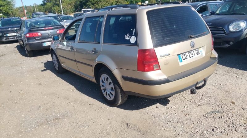 VOLKSWAGEN  BORA 1.9 TDI 130CV 2002