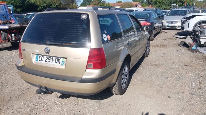 VOLKSWAGEN  BORA 1.9 TDI 130CV 2002