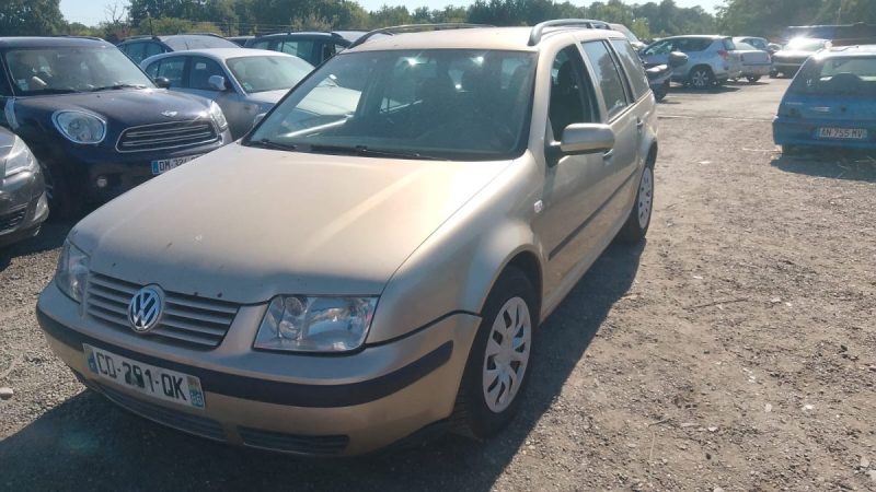 VOLKSWAGEN  BORA 1.9 TDI 130CV 2002