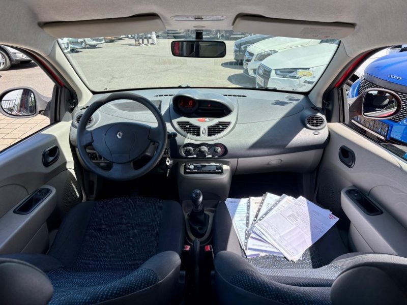 RENAULT TWINGO II 1.2i 65 ch EXPRESSION 2010