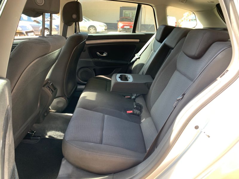 RENAULT LAGUNAIII 1.5 DCI 110 AUTHENTIQUE 2010