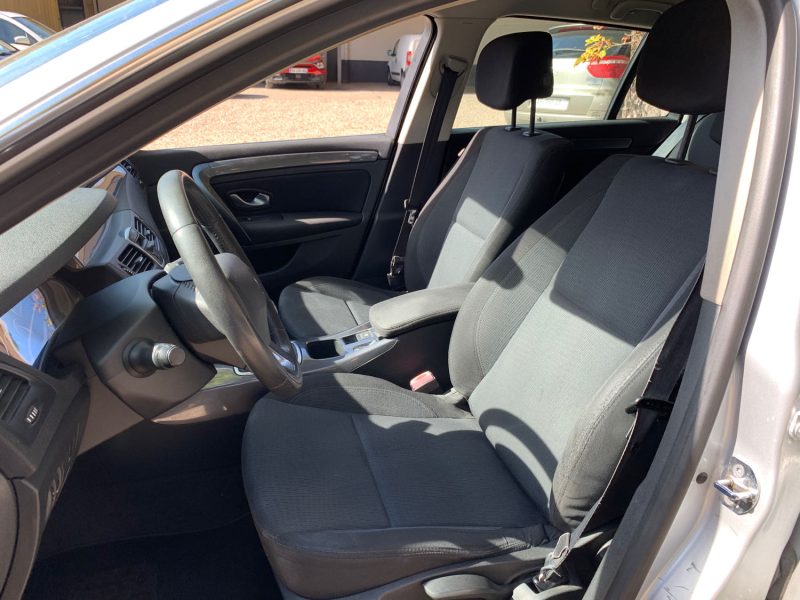 RENAULT LAGUNAIII 1.5 DCI 110 AUTHENTIQUE 2010