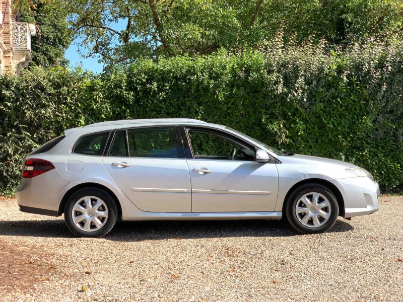 RENAULT LAGUNAIII 1.5 DCI 110 AUTHENTIQUE 2010