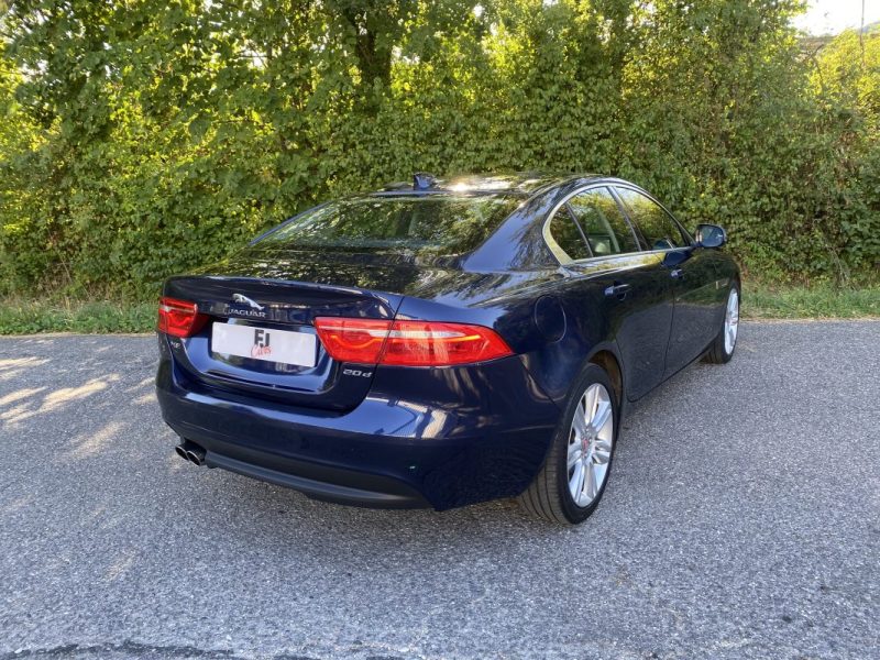 Jaguar XE 2.0 D 180ch Prestige BVA - Caméra - Cuir chauffants - Alarme
