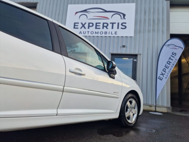 PEUGEOT 207 FOREVER 1.4 i 95CV 2012