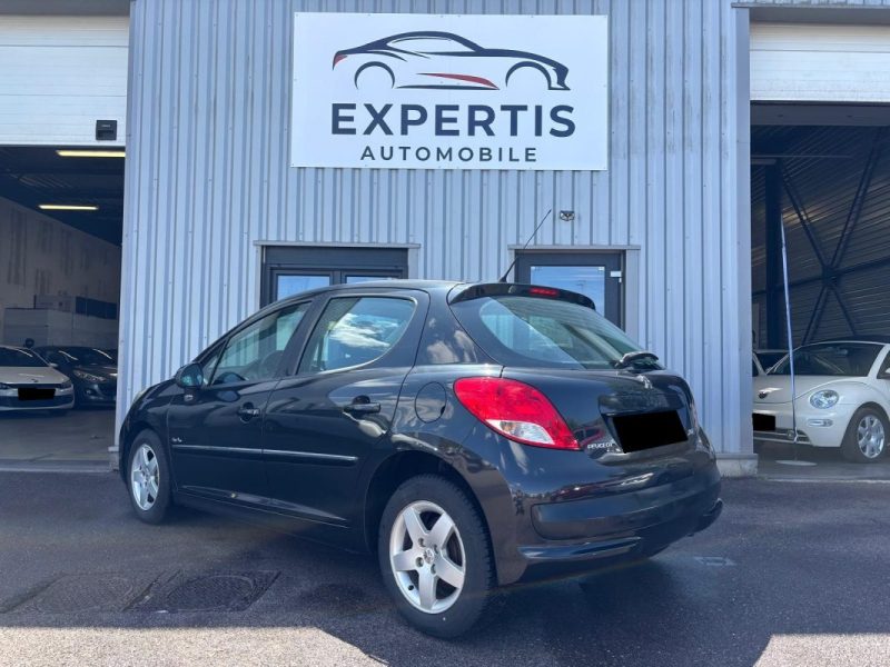 PEUGEOT 207 TENDANCE 1.4i 95CV PREMIERE MAIN  2011