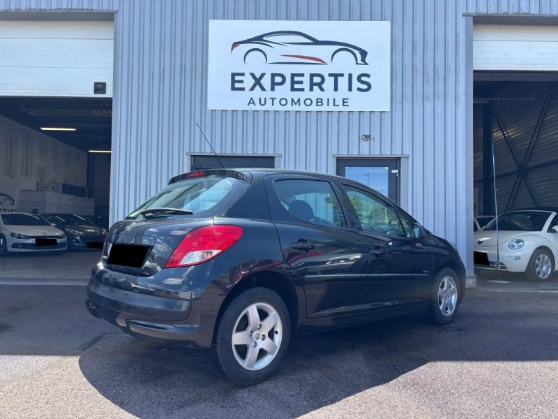 PEUGEOT 207 TENDANCE 1.4i 95CV PREMIERE MAIN  2011