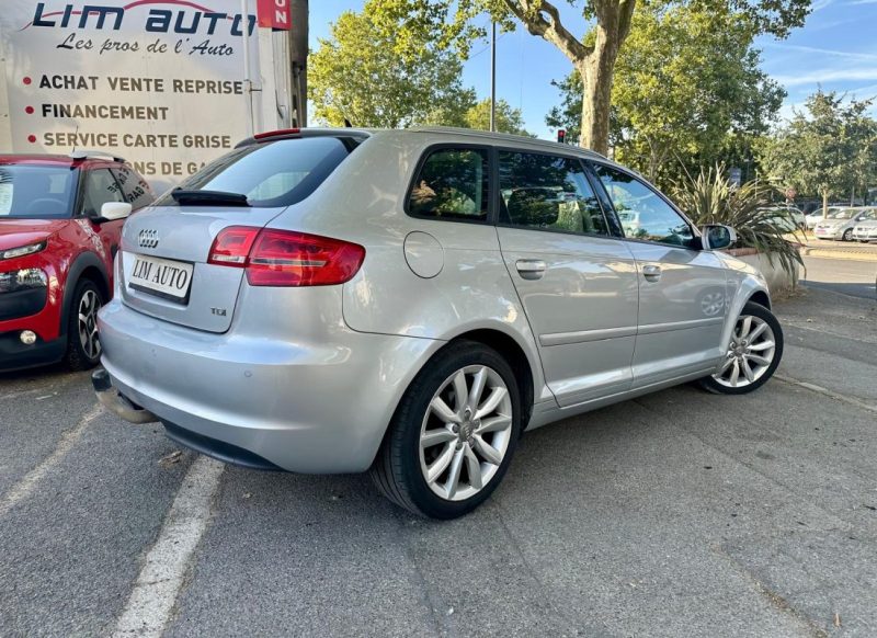 AUDI A3 SportBack 1.6 TDI 105 AMBIENTE