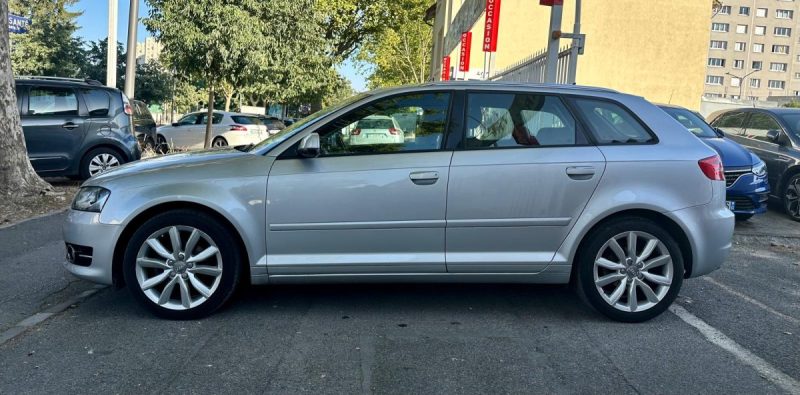 AUDI A3 SportBack 1.6 TDI 105 AMBIENTE