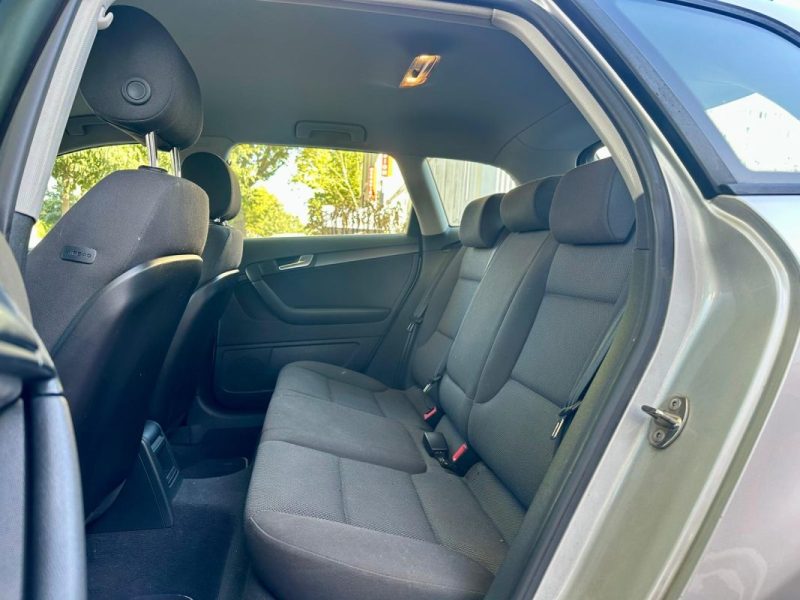 AUDI A3 SportBack 1.6 TDI 105 AMBIENTE