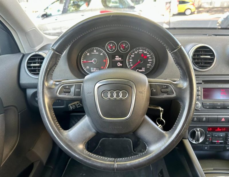 AUDI A3 SportBack 1.6 TDI 105 AMBIENTE