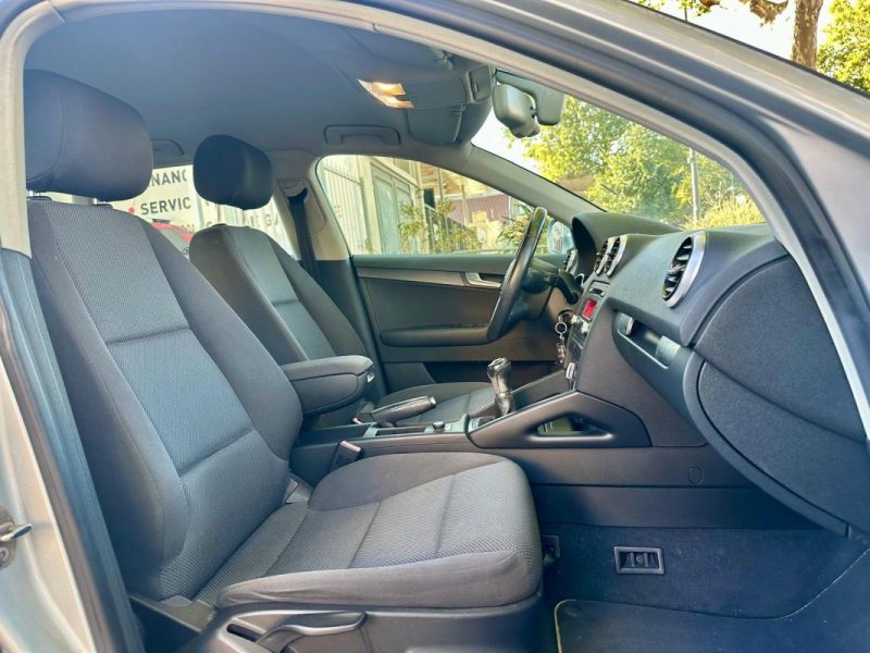 AUDI A3 SportBack 1.6 TDI 105 AMBIENTE