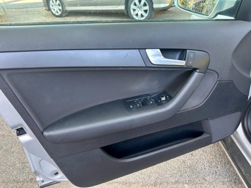 AUDI A3 SportBack 1.6 TDI 105 AMBIENTE