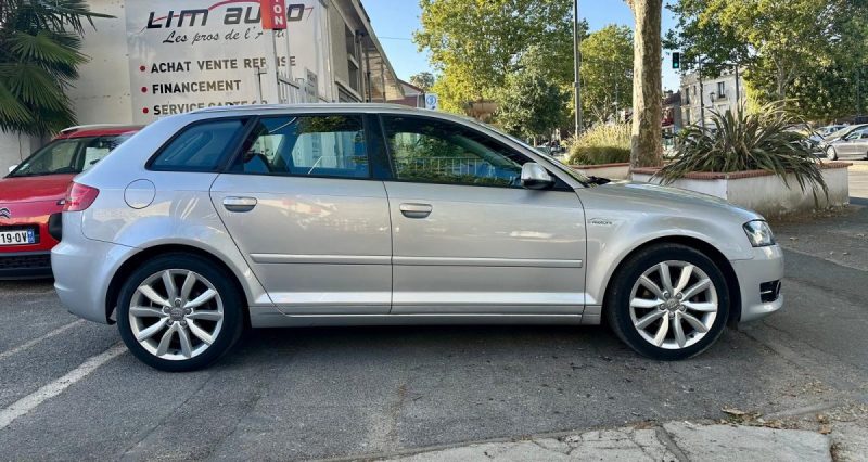 AUDI A3 SportBack 1.6 TDI 105 AMBIENTE