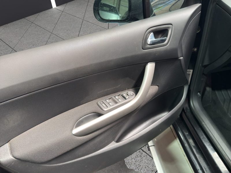 PEUGEOT 308 1.6 VTI 120 BVA CONFORT 2008