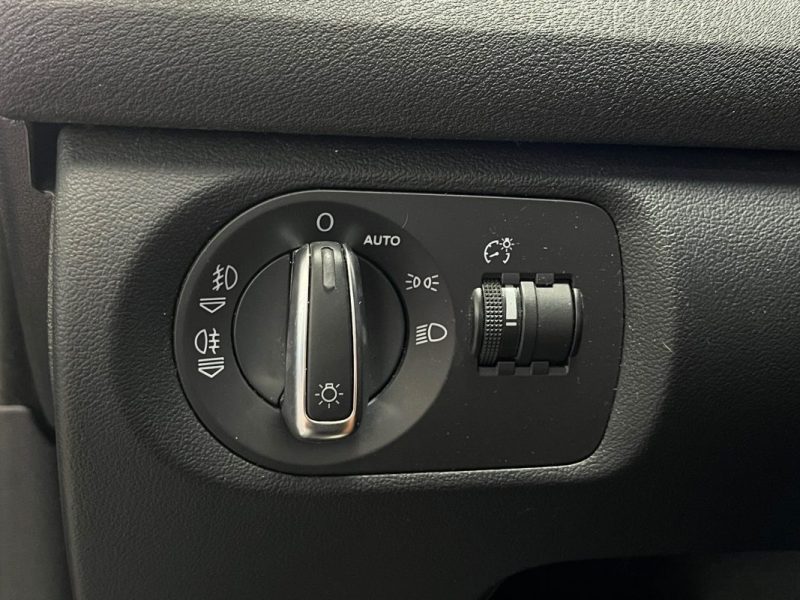 🚗 AUDI A3 SPORTBACK 2.0 TDI 140ch ⚙️ 📡 Radars de recul ♨️ Sièges chauffants ❄️ Climatisation