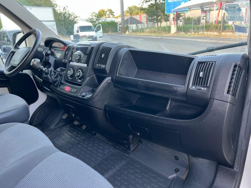 PEUGEOT BOXER 2.2 HDI 110 ch L2H2 330 PACK CD CLIM
