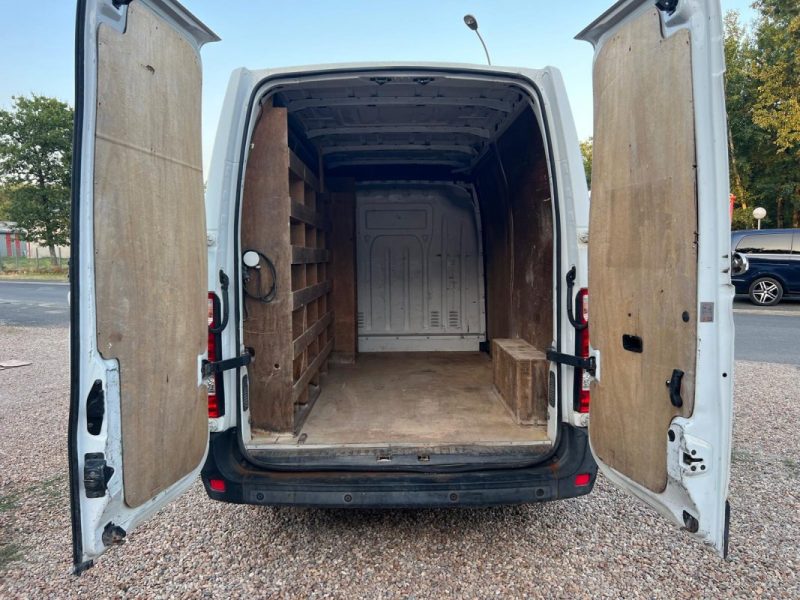 RENAULT MASTER 2.3 dCi FWD F3300 L2H2 100 CONFORT CLIM