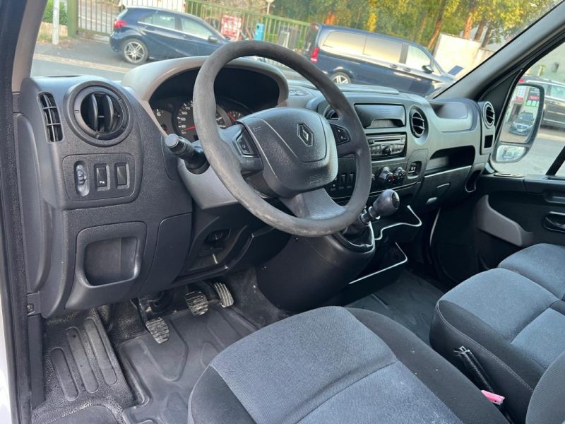 RENAULT MASTER 2.3 dCi FWD F3300 L2H2 100 CONFORT CLIM