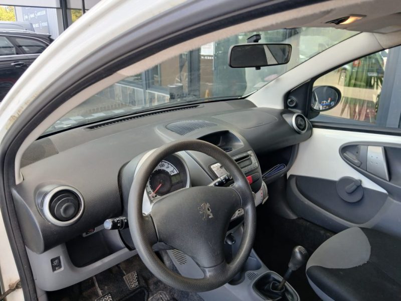 PEUGEOT 107 1.0i  68 cv URBAN 2011