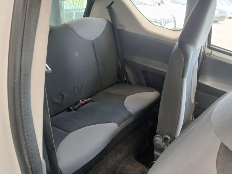 PEUGEOT 107 1.0i  68 cv URBAN 2011