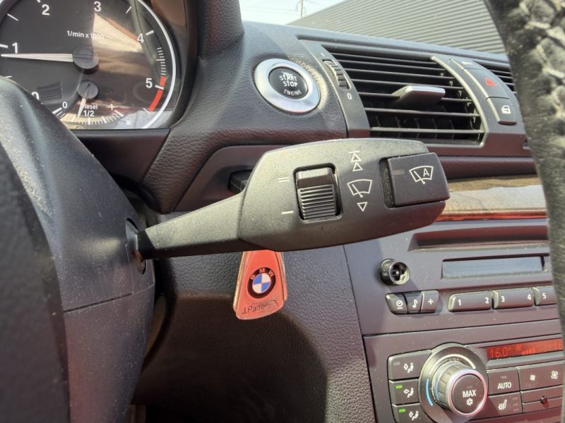 BMW Série 1 Cabriolet E88 2.0 118D 143 cv 2012 ENTRETIEN GARANTIE 12 MOIS 