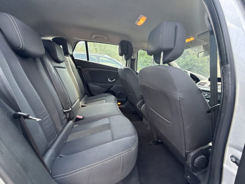 RENAULT MEGANEIII 1.9 DCI 130 EXPRESSION