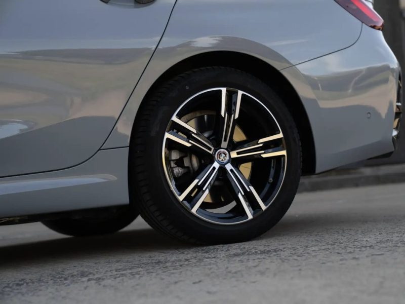 Bmw SERIE 3 TOURING 330E HYBRIDE M-SPORT Toit Pano · Head-Up · Attelage