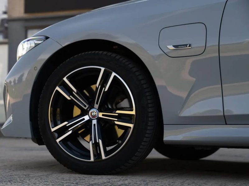 Bmw SERIE 3 TOURING 330E HYBRIDE M-SPORT Toit Pano · Head-Up · Attelage