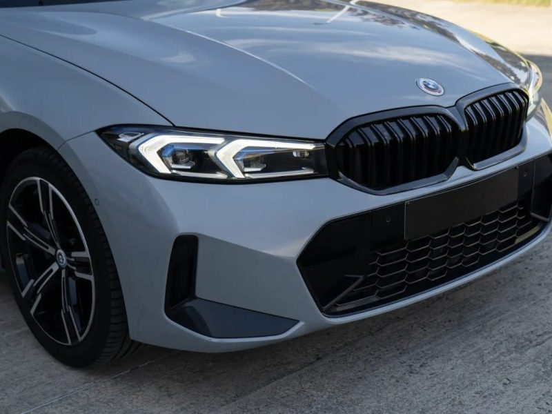 Bmw SERIE 3 TOURING 330E HYBRIDE M-SPORT Toit Pano · Head-Up · Attelage