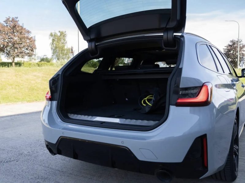 Bmw SERIE 3 TOURING 330E HYBRIDE M-SPORT Toit Pano · Head-Up · Attelage