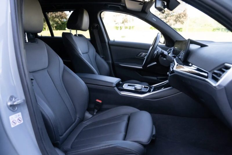 Bmw SERIE 3 TOURING 330E HYBRIDE M-SPORT Toit Pano · Head-Up · Attelage