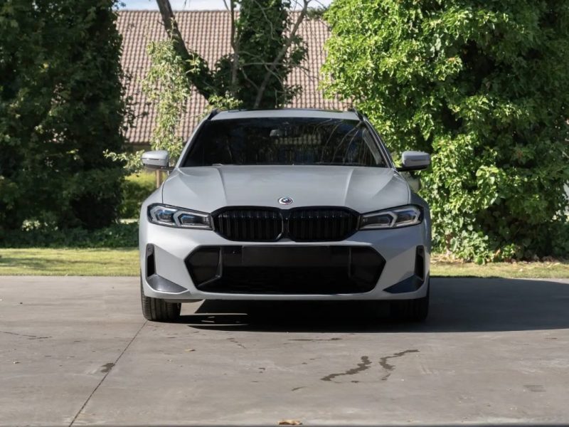 Bmw SERIE 3 TOURING 330E HYBRIDE M-SPORT Toit Pano · Head-Up · Attelage