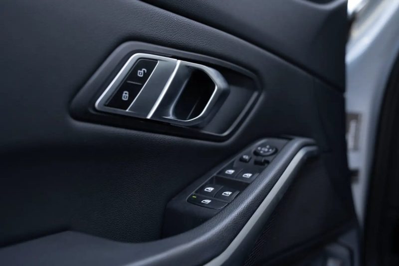 Bmw SERIE 3 TOURING 330E HYBRIDE M-SPORT Toit Pano · Head-Up · Attelage