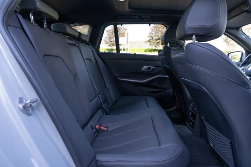Bmw SERIE 3 TOURING 330E HYBRIDE M-SPORT Toit Pano · Head-Up · Attelage