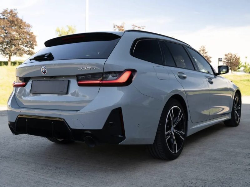 Bmw SERIE 3 TOURING 330E HYBRIDE M-SPORT Toit Pano · Head-Up · Attelage