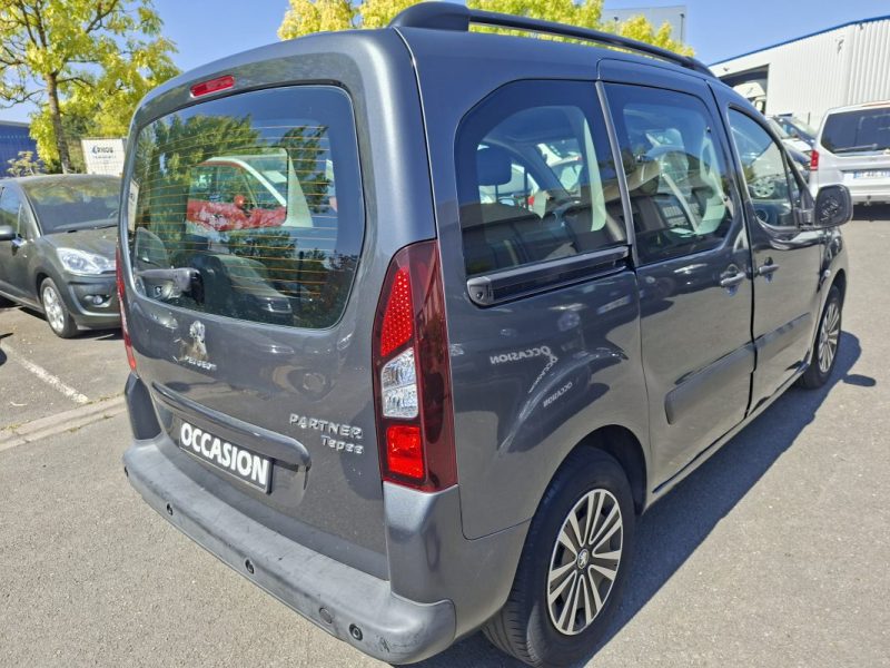 PEUGEOT PARTNER 5 PLACES 2013 1.6 ESSENCE 100CV 126410 kms  Double  portes latérales 