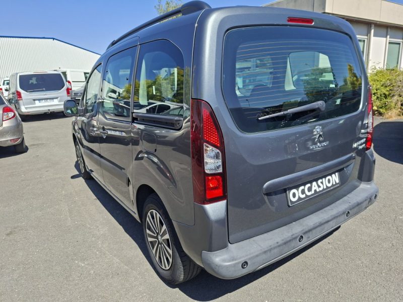 PEUGEOT PARTNER 5 PLACES 2013 1.6 ESSENCE 100CV 126410 kms  Double  portes latérales 