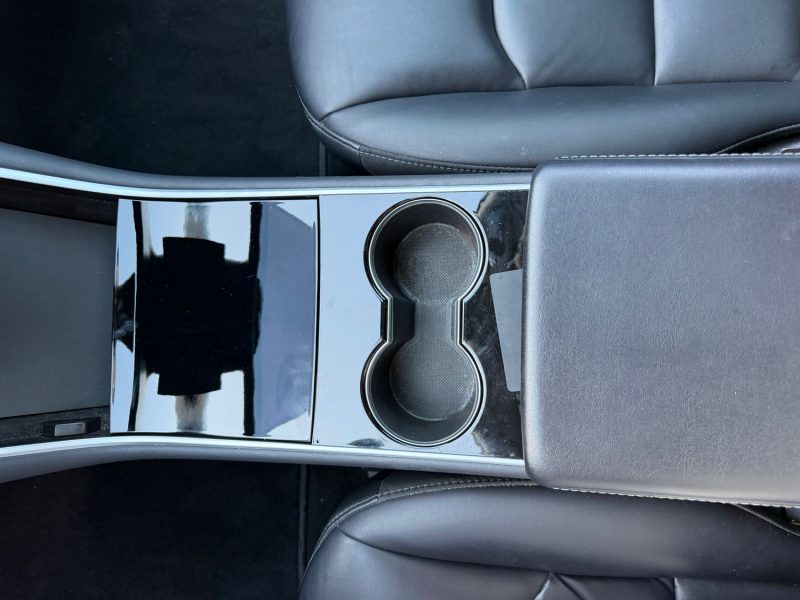 TESLA Model 3 Standard Range Plus 306 cv Boîte auto