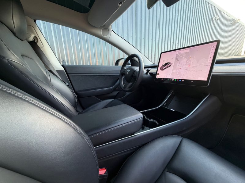 TESLA Model 3 Standard Range Plus 306 cv Boîte auto