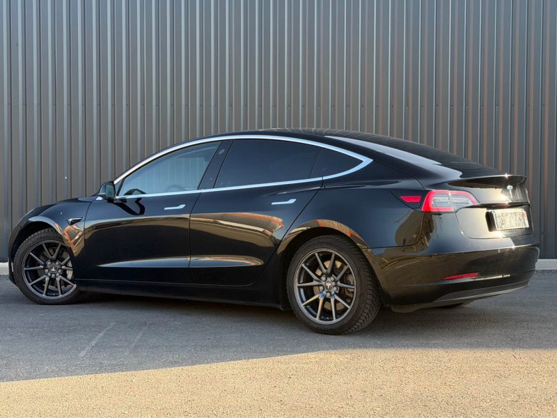 TESLA Model 3 Standard Range Plus 306 cv Boîte auto