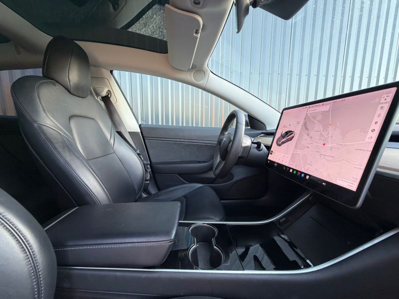 TESLA Model 3 Standard Range Plus 306 cv Boîte auto
