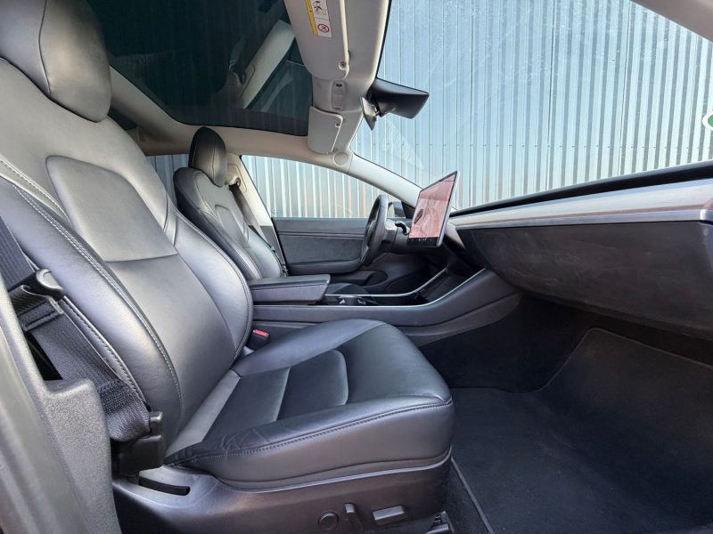 TESLA Model 3 Standard Range Plus 306 cv Boîte auto
