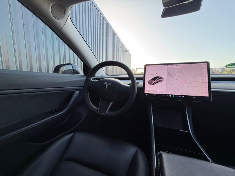 TESLA Model 3 Standard Range Plus 306 cv Boîte auto