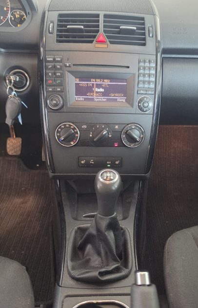 Mercedes-Benz Classe A 180 – 1.7 Essence 116 ch – 2011 – CT OK - Garantie 12 mois ou 15 000 km