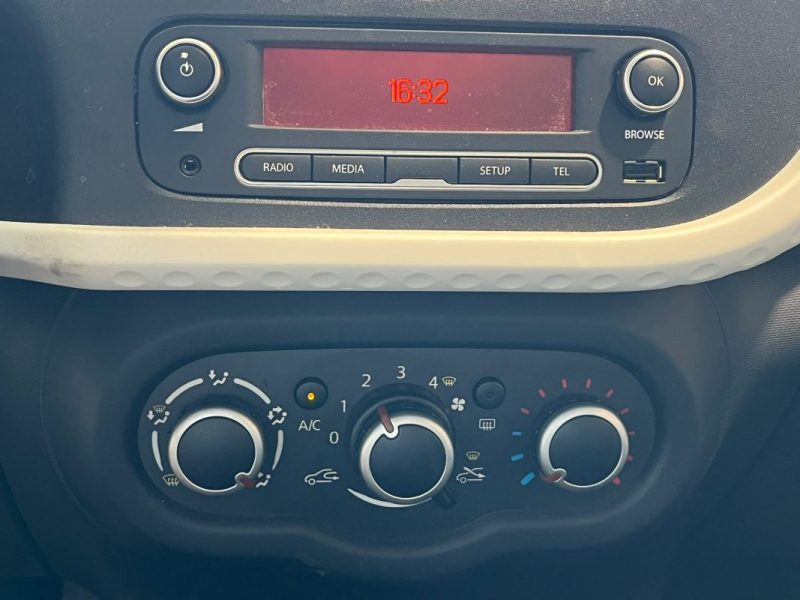 🚗 RENAULT TWINGO III 1.0 SCE 70ch ⚙️ ZEN ❄️ Climatisation 📡 Radars de recul
