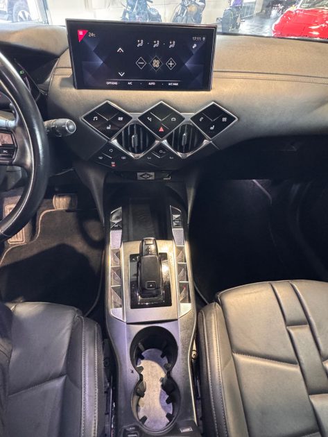 DS DS3 CROSSBACK 130 CV GRAND CHIC OPERA BOITE AUTOMATIQUE  DISTRIBUTION NEUVE LA PLUS HAUT DE GAMME