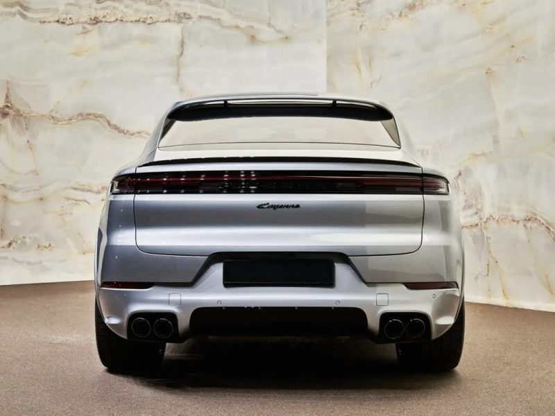 Porsche CAYENNE COUPE 3.0 E-HYBRID 470CH SportDesign · Jantes 22" · BOSE