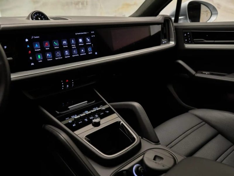 Porsche CAYENNE COUPE 3.0 E-HYBRID 470CH SportDesign · Jantes 22" · BOSE