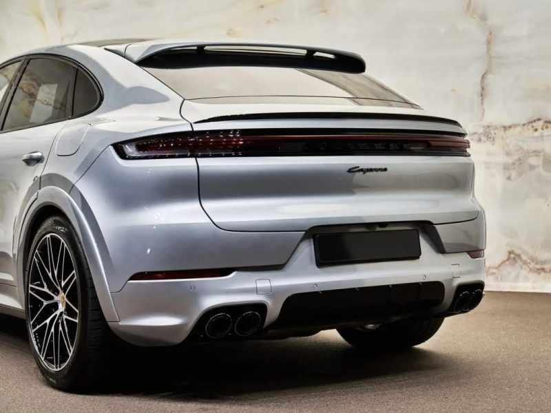 Porsche CAYENNE COUPE 3.0 E-HYBRID 470CH SportDesign · Jantes 22" · BOSE